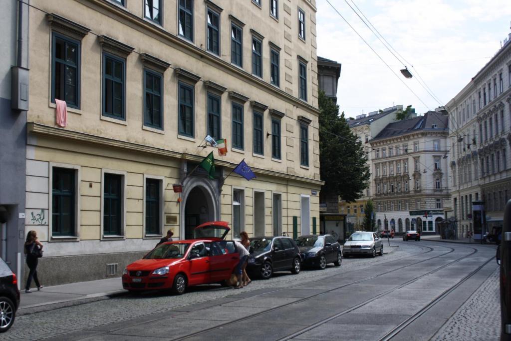 Hostal Porzellaneum *